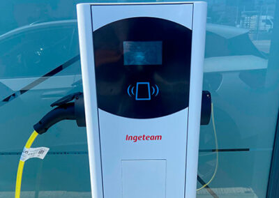 Cargador vehículo eléctrico